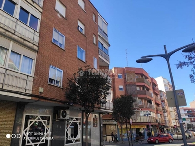 Venta Piso Alcorcón. Piso de tres habitaciones en Calle la Huerta 8. Entreplanta calefacción individual