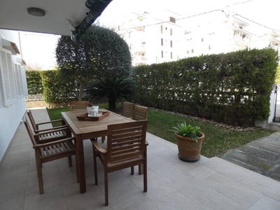 Venta Piso Alcúdia. Piso de tres habitaciones en Carrer de Diana. Buen estado planta baja con terraza