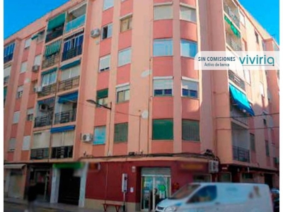 Venta Piso Alzira. Piso de cuatro habitaciones en Calle Jaume d´Olid Sequier 15. A reformar tercera planta