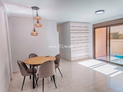 Venta Piso Arona. Piso de tres habitaciones Planta baja plaza de aparcamiento