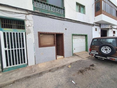 Venta Piso Arrecife. Piso de tres habitaciones