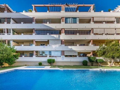 Venta Piso Benalmádena. Piso de tres habitaciones Tercera planta con terraza