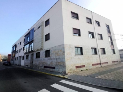 Venta Piso Cabezón de Pisuerga. Piso de tres habitaciones en Calle LIBERTAD 1. Segunda planta