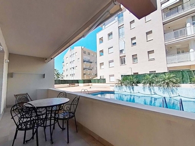 Venta Piso Cambrils. Piso de dos habitaciones Buen estado con terraza