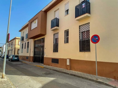 Venta Piso Coria del Río. Piso de tres habitaciones