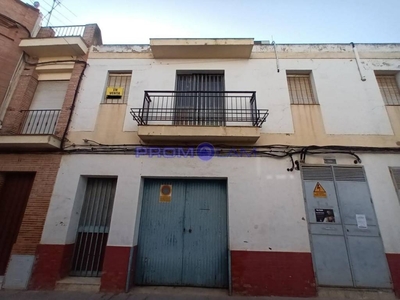 Venta Piso Coria del Río. Piso de tres habitaciones en Calle Colón. Primera planta