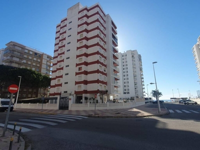 Venta Piso Cullera. Piso de cuatro habitaciones en Carrer Jaume Roig. Primera planta con terraza