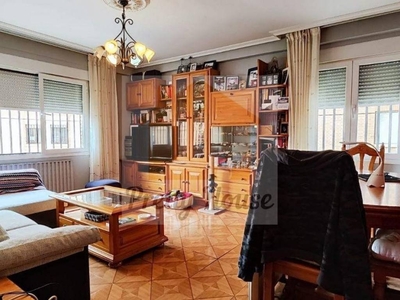 Venta Piso en Calle de Antonio Coronel. Segovia. Buen estado primera planta plaza de aparcamiento calefacción central