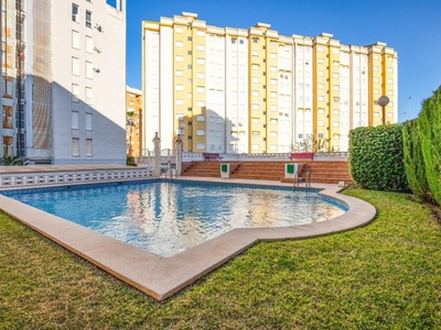 Venta Piso Gandia. Piso de tres habitaciones en Camp De Morvedre 49. Primera planta con terraza