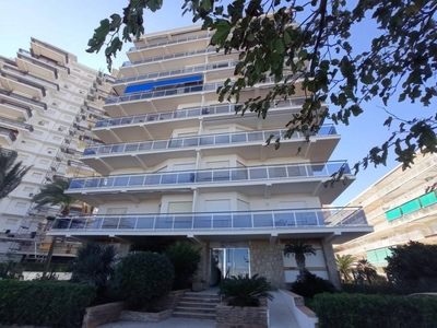 Venta Piso Gandia. Piso de tres habitaciones en Maritim Neptu. Segunda planta con terraza