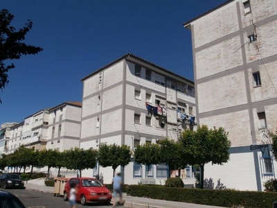 Venta Piso Huelva. Piso de cuatro habitaciones en inca garcilaso. Con balcón