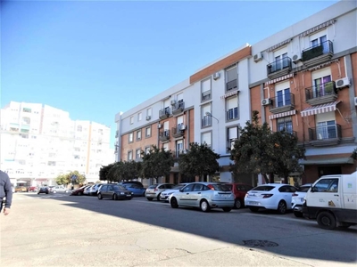 Venta Piso Huelva. Piso de tres habitaciones Buen estado primera planta con balcón