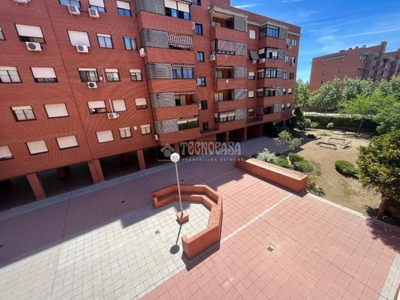 Venta Piso Humanes de Madrid. Piso de tres habitaciones Segunda planta plaza de aparcamiento con terraza calefacción individual