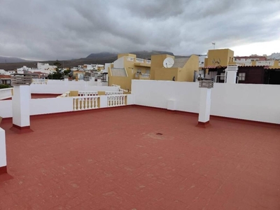 Venta Piso Ingenio. Piso de tres habitaciones en Calle Doctor David Ramírez. Buen estado tercera planta con terraza