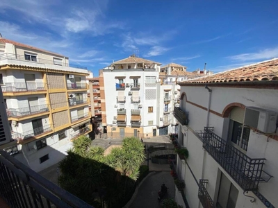 Venta Piso Jaén. Piso de tres habitaciones Con balcón