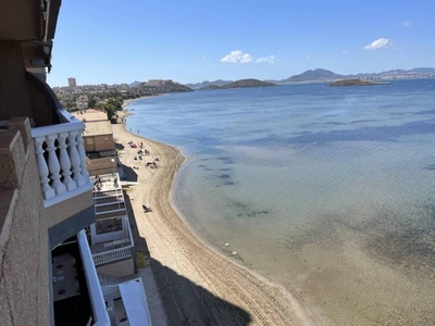 Venta Piso La Manga del Mar Menor. Piso de tres habitaciones en Urbanización Castillo de Mar 1F 2. Buen estado cuarta planta con terraza