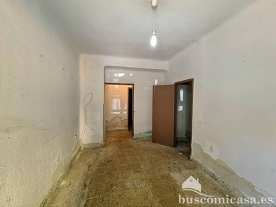 Venta Piso Linares. Piso de tres habitaciones en Calle Río Guadalquivir. A reformar planta baja