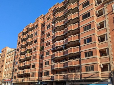 Venta Piso Lleida. Cuarta planta con balcón