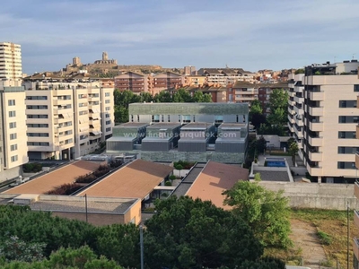 Venta Piso Lleida. Piso de tres habitaciones Con terraza