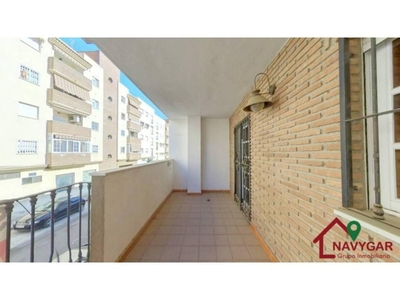 Venta Piso Motril. Piso de tres habitaciones en Calle Comunidad Cantabra. Buen estado primera planta con terraza