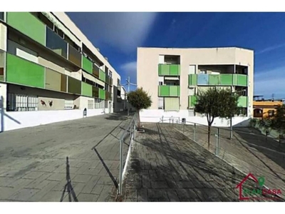 Venta Piso Motril. Piso de tres habitaciones en Calle Escribano Valderas. Buen estado primera planta con terraza