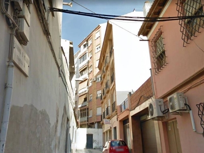 Venta Piso Motril. Piso de tres habitaciones en Calle Rambla de Capuchinos. Primera planta con terraza