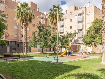 Venta Piso Motril. Piso de tres habitaciones en Region Murciana 3. Tercera planta con terraza