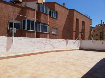 Venta Piso Murcia. Piso de tres habitaciones en San Juan Bautista. Primera planta con terraza