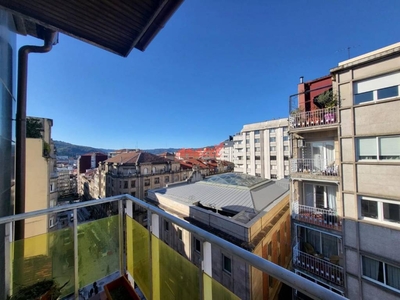 Venta Piso Ourense. Piso de cuatro habitaciones Con balcón