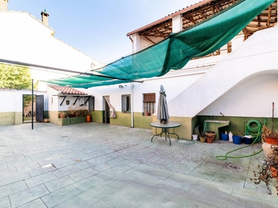 Venta Casa unifamiliar en Argentina 11 Peligros. Con terraza 214 m²