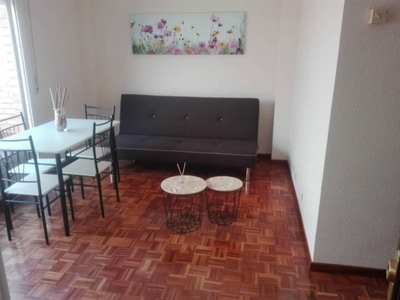 Venta Piso Salamanca. Piso de una habitación en Calle Alfareros. Buen estado primera planta