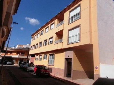 Venta Piso San Pedro del Pinatar. Piso de tres habitaciones en Calle Caravaca de la Cruz. Primera planta con balcón
