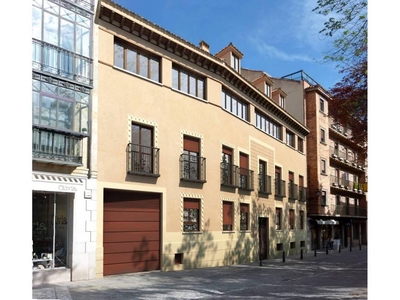 Venta Piso Segovia. Piso de dos habitaciones en Calle Doctor Laguna 3. Buen estado con terraza