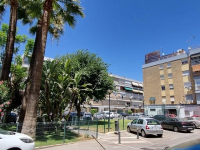 Venta Piso Sevilla. Piso de tres habitaciones Quinta planta con terraza