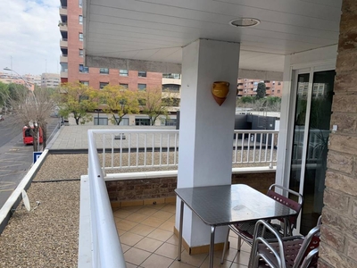 Venta Piso Tarragona. Piso de cuatro habitaciones en Roma 9. Segunda planta con terraza