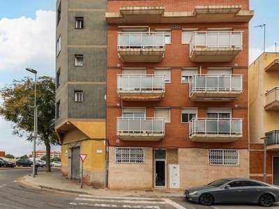 Venta Piso Tarragona. Piso de tres habitaciones en Tres 71. Tercera planta con terraza