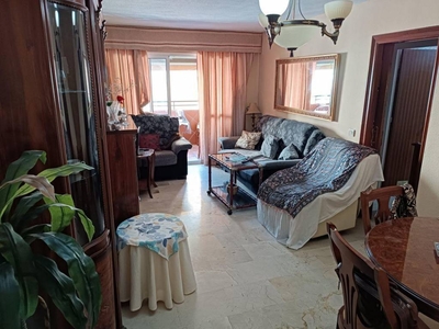 Venta Piso Torremolinos. Piso de cuatro habitaciones Segunda planta con balcón