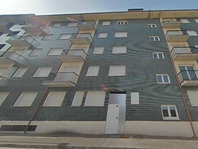 Venta Piso Valencia de Don Juan. Piso de dos habitaciones en Calle Academico Garcia Morejon. Primera planta con balcón