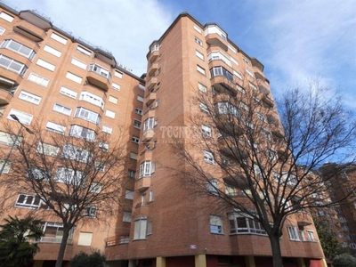 Venta Piso Valladolid. Piso de cuatro habitaciones Primera planta plaza de aparcamiento con balcón calefacción central