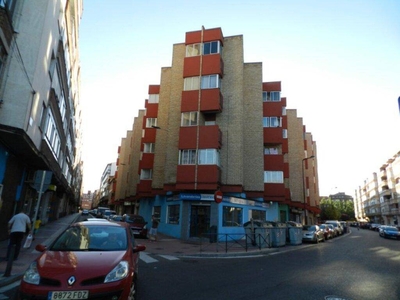 Venta Piso Valladolid. Piso de tres habitaciones A reformar con terraza calefacción individual