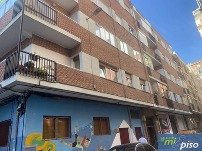 Venta Piso Valladolid. Piso de tres habitaciones en Calle JARDINES. Buen estado tercera planta con balcón