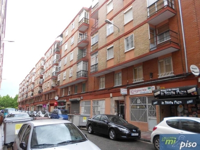Venta Piso Valladolid. Piso de tres habitaciones en Calle NEBRIJA. Buen estado tercera planta con terraza