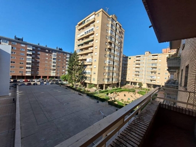 Venta Piso Valladolid. Piso de tres habitaciones en Miguel Sebastian Herrador 8. Segunda planta con terraza