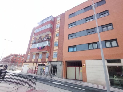 Venta Piso Valladolid. Piso de tres habitaciones en Plaza AVIADOR GOMEZ DEL BARCOº 1. Tercera planta