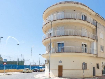 Venta Piso Vélez-Málaga. Piso de tres habitaciones Tercera planta con terraza