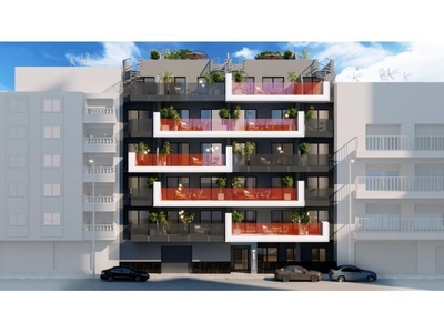 Apartamento de 3 dormitorios en Planta Primera en Edificio de Lujo sito en Calle La Loma, Torrevieja