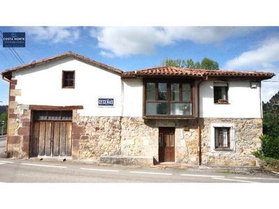Casa de Pueblo en Venta en Medio Cudeyo, Cantabria