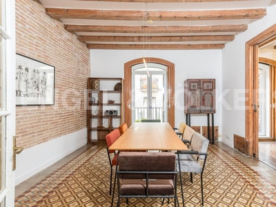 Alquiler piso amplio y luminoso apartamento de 3 dormitorios en Barcelona