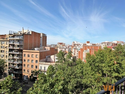 Alquiler piso con 4 habitaciones con ascensor y aire acondicionado en Barcelona