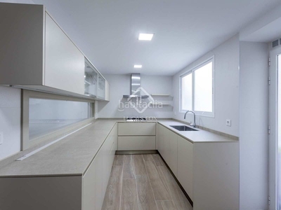Alquiler piso de obra nueva de 3 dormitorios dobles y despacho con garaje en el mismo edificio en alquiler en el barrio, El Pla del Remei, en Valencia